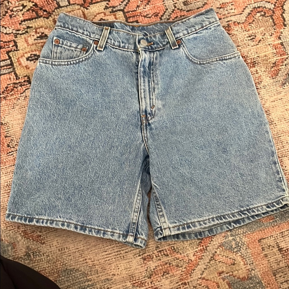 Levi denim shorts size 6